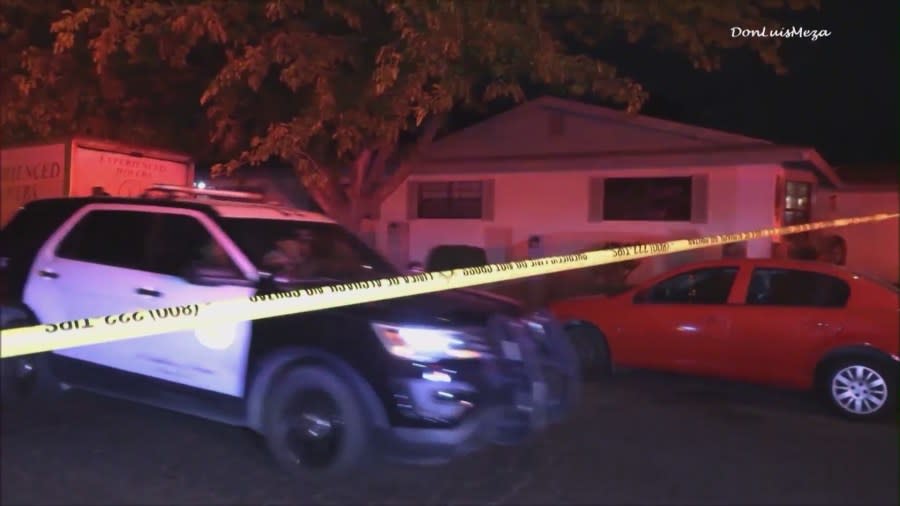 تم احتجاز أحد المشتبه بهم بعد إطلاق نار مميت وحريق متعمد لاحق في وادي أنتيلوب في 16 نوفمبر 2024. (دون لويس ميزا) 