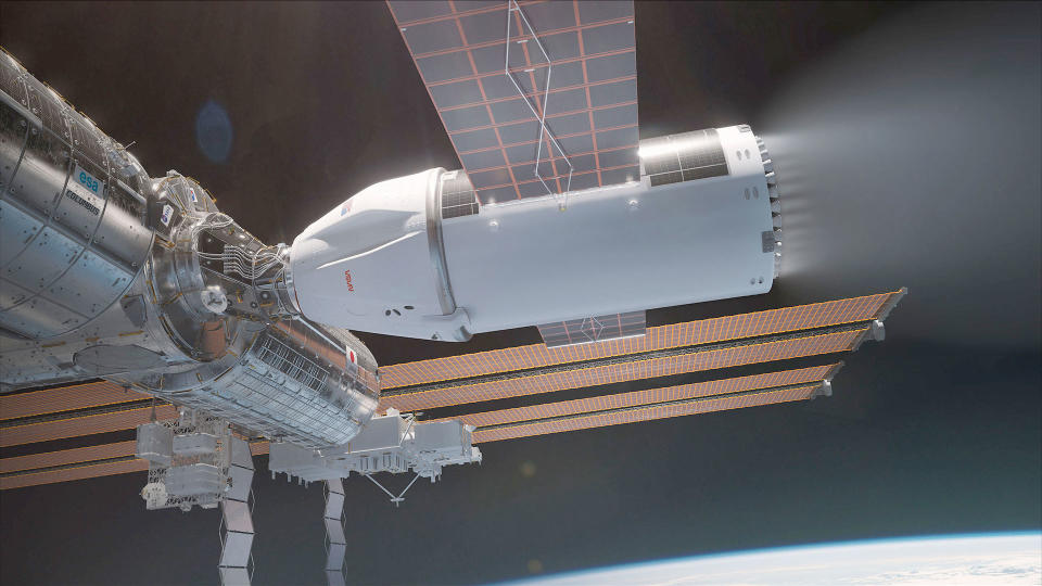 عرض SpaceX لمركبة Deorbit الأمريكية (USDV)، وهي مركبة فضائية مشتقة من Dragon مزودة بـ 46 محرك Draco مصممة لدفع محطة الفضاء الدولية إلى إعادة الدخول الخاضعة للتحكم.