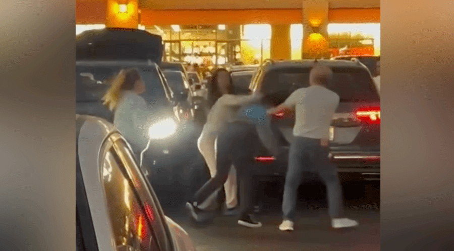 منافذ القلعة الاعتداء والسرقة