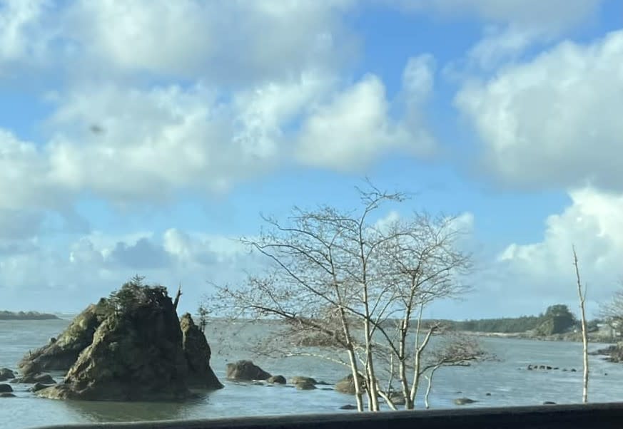 نظرة حديثة على Three Graces في Tillamook Bay. (كلوديا كلاوسن)
