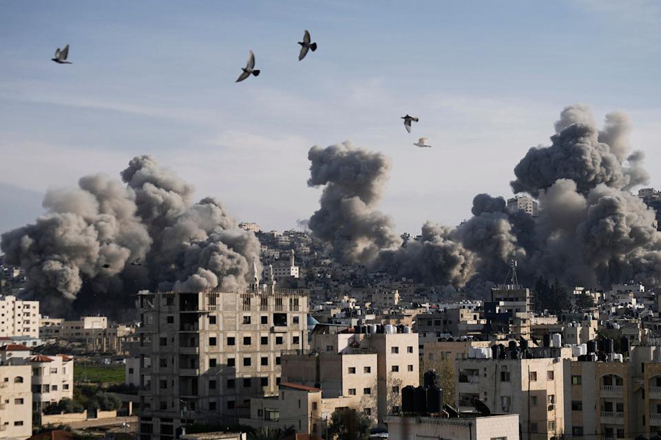 انفجارات في معسكر جينين للاجئين (ماجدي محمد / AP)