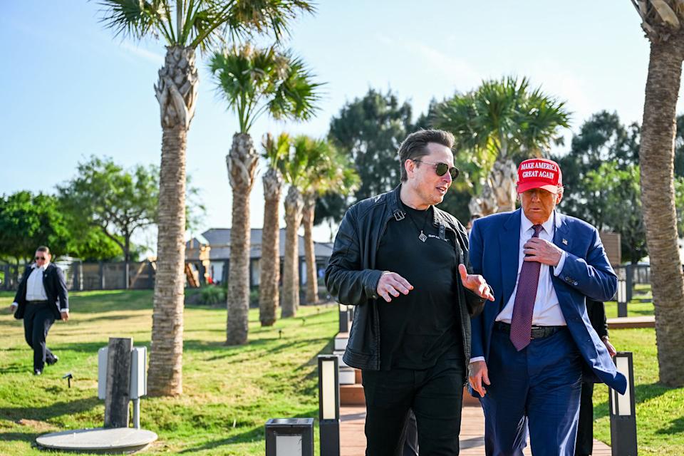 يشاهد دونالد ترامب سبيسكس إطلاقه السادس للاختبار من مركبة الفضاء Elon Musk (ملف Brandon Bell / Getty Images)