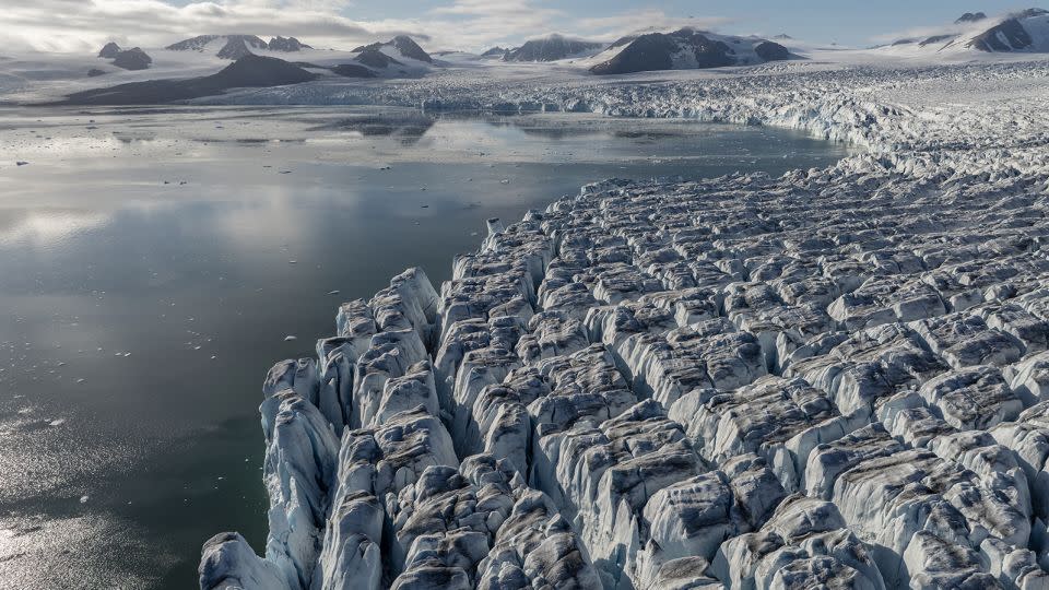 الأنهار الجليدية في Svalbard و Jan Mayen في 18 يوليو 2024 - Sebnem Coskun/Anadolu/Getty Images
