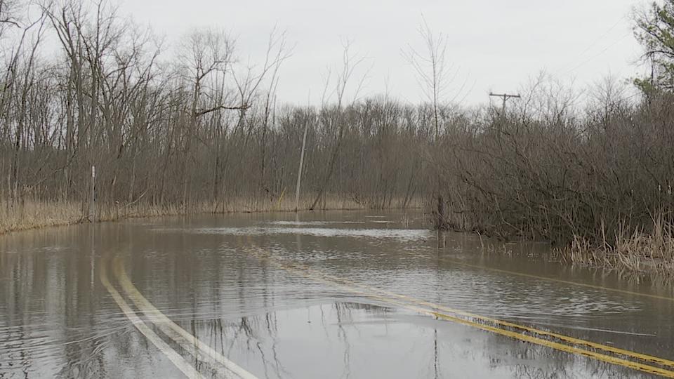 غمرت شارع ريد ليك بعد العواصف. (1 أبريل 2025)