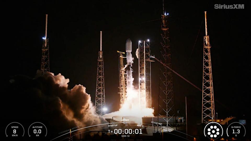 يقوم صاروخ Spacex Falcon 9 بإطلاق SXM-10 Satellite لـ SiriusXM من فلوريدا في 7 يونيو 2025.