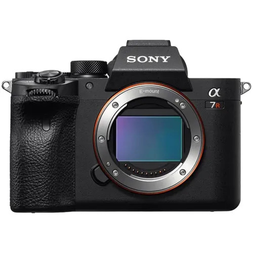 Sony A7R IV كاميرا جسم على خلفية بيضاء