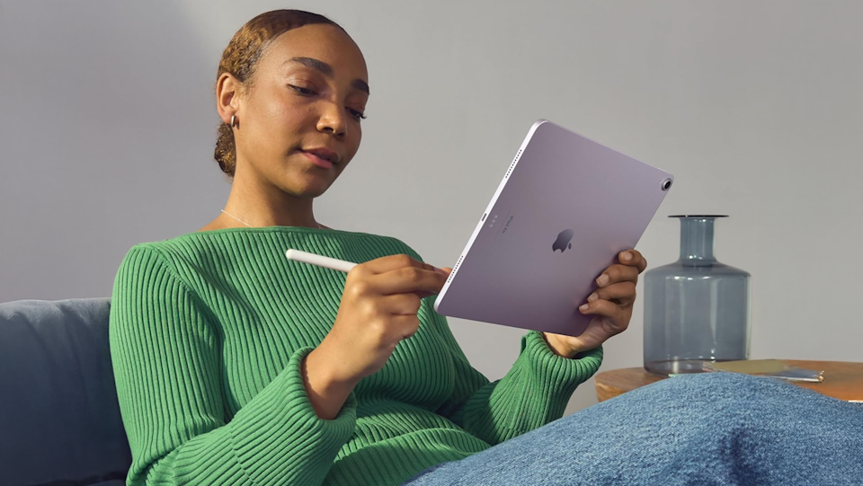 Apple iPad Air 11 بوصة