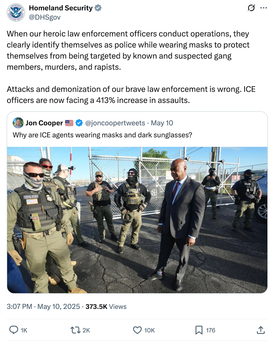 سقسقة من DHS حول تطبيق القانون باستخدام أقنعة لحماية الهوية أثناء العمليات ، مع تعليق جون كوبر الذي يشكك في الممارسة