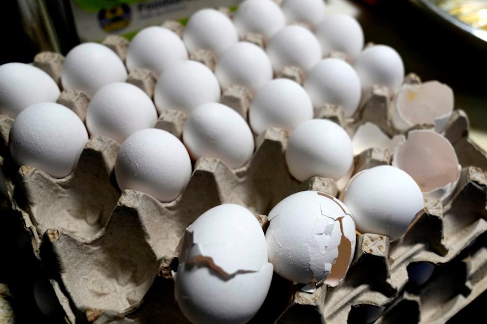 تم توزيع البيض في قصص في كاليفورنيا وواشنطن ونيفادا وأريزونا ، وايومنغ ، ونيو مكسيكو ، ونيبراسكا ، وإنديانا وإلينوي (حقوق الطبع والنشر 2025 في وكالة أسوشيتيد برس. جميع الحقوق محفوظة.)