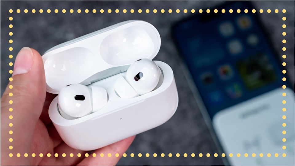 يدوية تحمل AirPods Pro اقترانهم مع iPhone