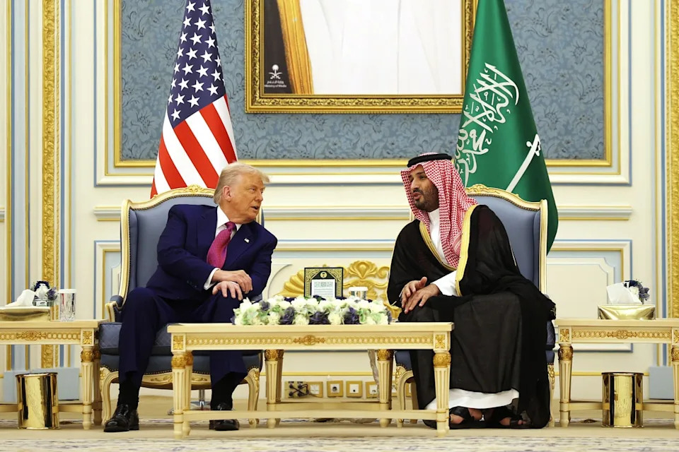 كان ترامب في المملكة العربية السعودية وقطر بينما كان أبناؤه هناك يقومون بتقديم أعمال جديدة لشركة العائلة ، والتي كلفت دافعي الضرائب عشرات الآلاف من الدولارات في نفقات السفر (Getty Images)