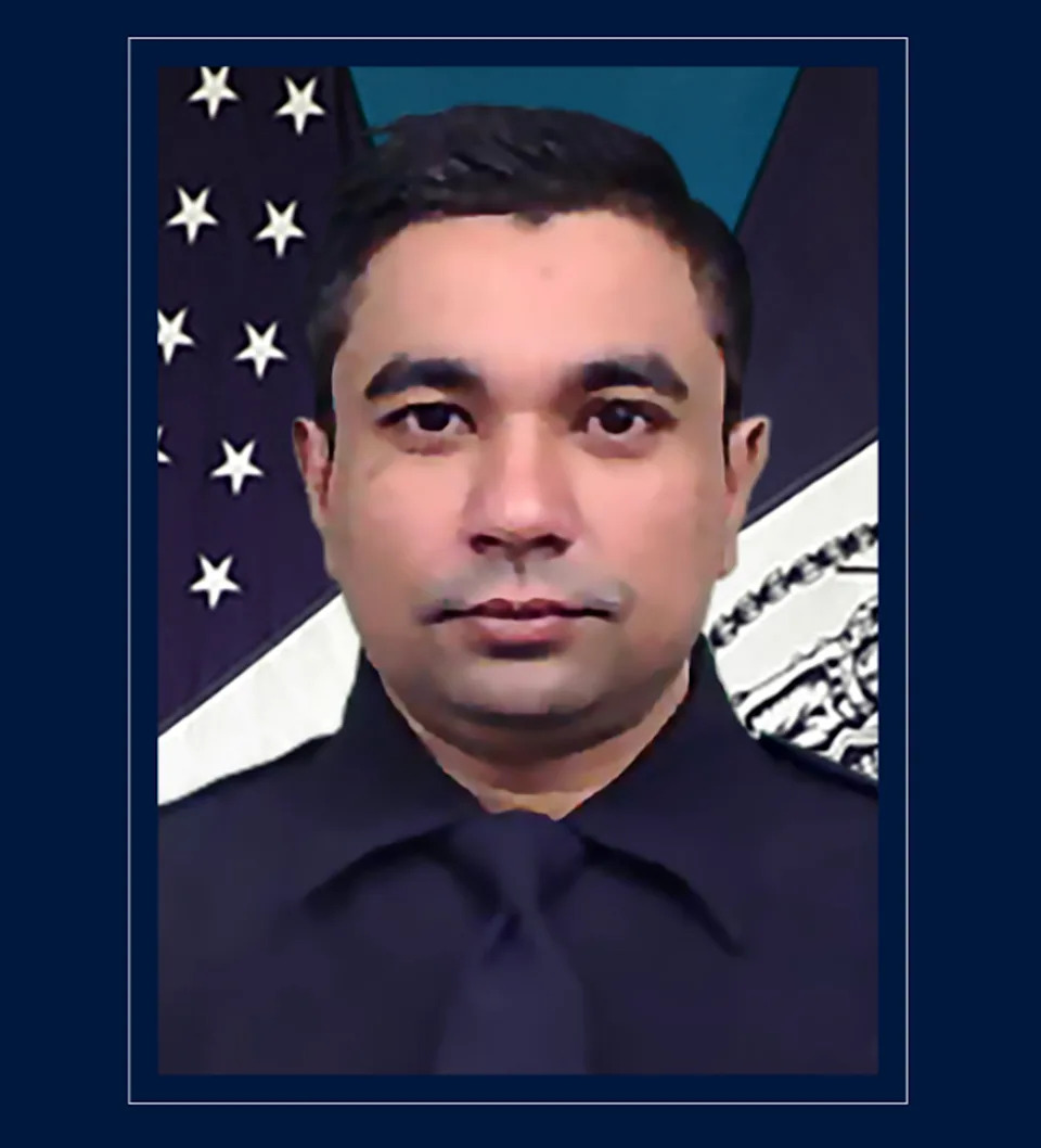 قُتل ضابط شرطة نيويورك Didarul Islam في إطلاق النار يوم الاثنين (NYPD)