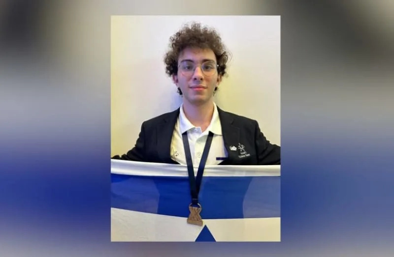 Yonatan Gontmakher ، Rishon Lezion. (الائتمان: مركز العلماء المستقبلي لصندوق ميمونيدز ووزارة التعليم)
