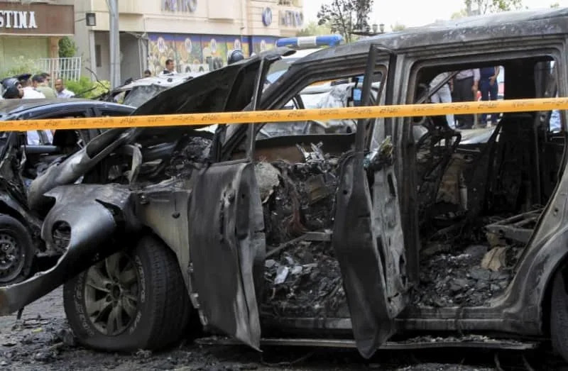 آثار قنبلة سيارة في هجوم إرهابي كبير مرتبط بحركة HASM التي تستهدف المدعي العام في القاهرة ، 2015 ؛ توضيحي. (الائتمان: رويترز/محمد عبد الغاني)