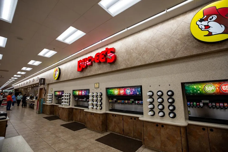 12. بقي Buc-ee في تكساس فقط حتى عام 2019 ، عندما فتحت الشركة متجرًا في ألاباما.
