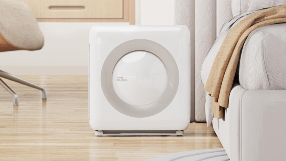 Airmega White Coway في غرفة المعيشة