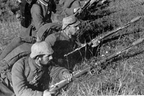 في 3 أغسطس 1914 ، أعلنت ألمانيا الحرب على فرنسا وغزت بلجيكا. في اليوم التالي ، أعلنت بريطانيا الحرب على ألمانيا والحرب العالمية الأولى. صورة ملف مجاملة الجيش الألماني