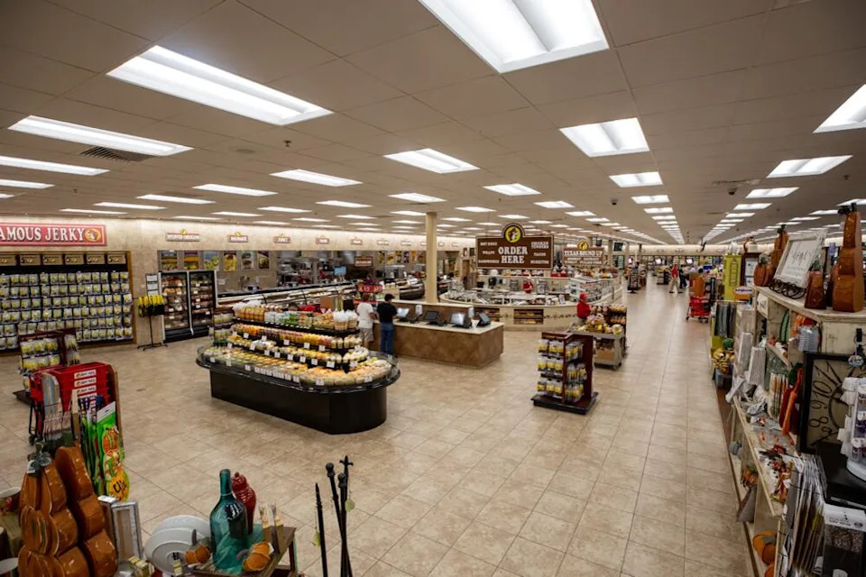 فيما يلي بعض صور Buc-ee.