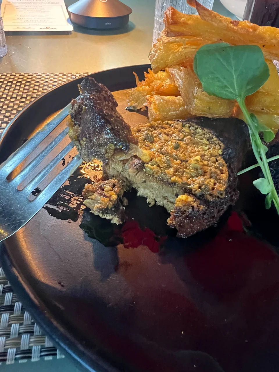 وجبة وراء شرائح اللحم في Boa Steakhouse.