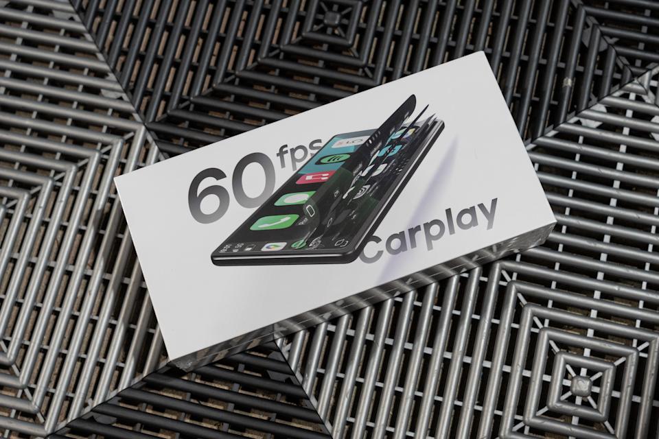 Carpodgo عبارة عن شاشة Auto Carplay/Android التي تقوم بتركيبها إلى لوحة القيادة.