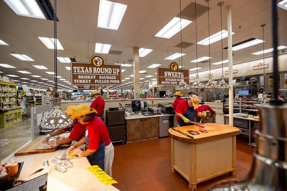 11. Buc-ee's لا يقدم امتيازات. إنها شركة مملوكة ملكية خاصة.