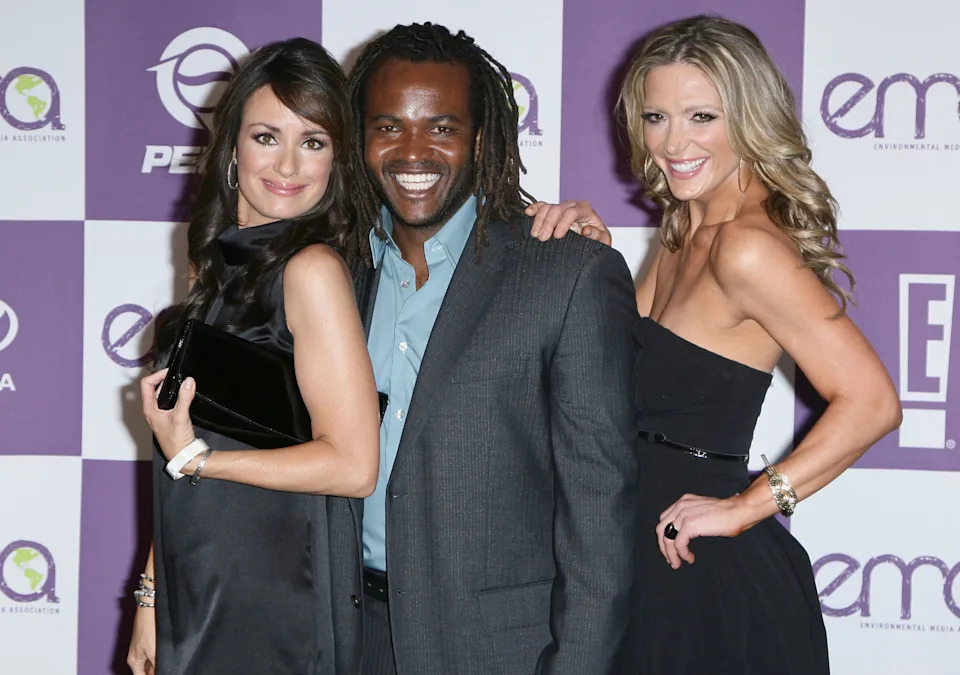 شخصيات تلفزيونية Catt Sadler و Sal Masekela و Debbie Matenopoulos