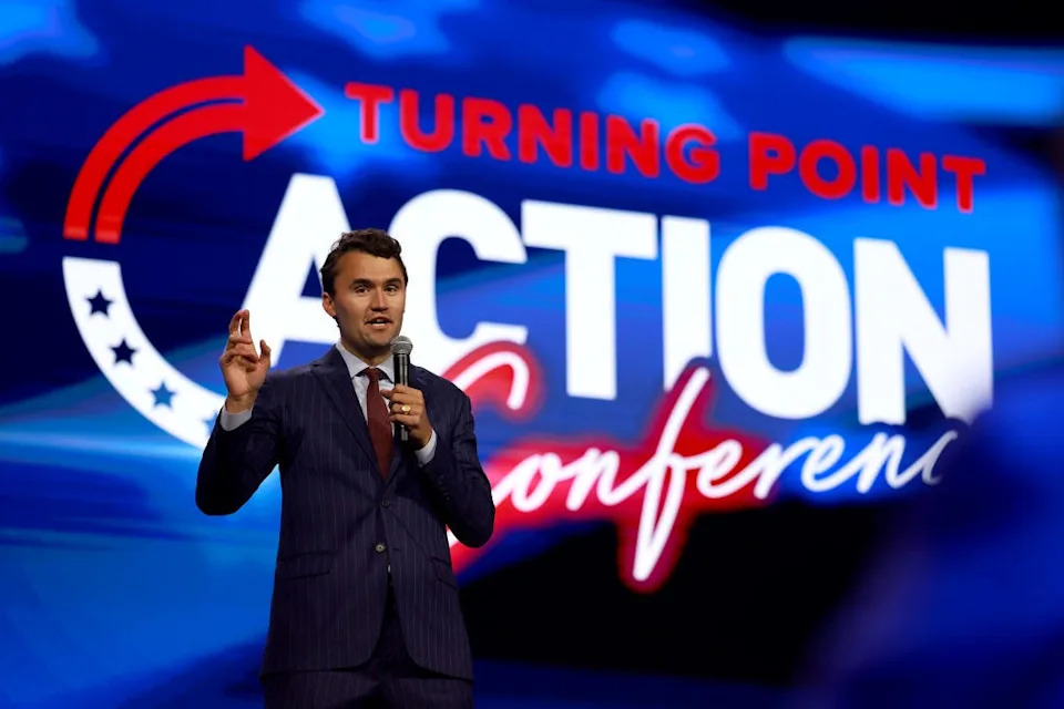 Charlie Kirk يتحدث في مؤتمر عمل Turning Point.