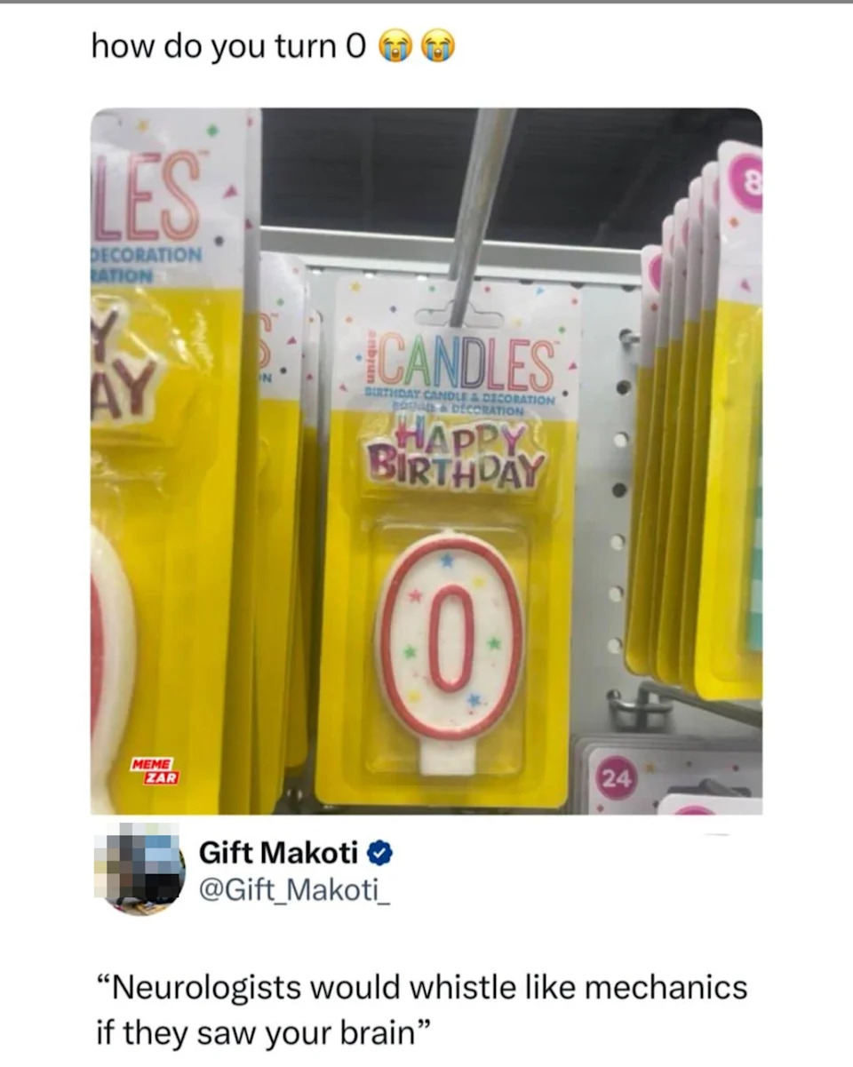 أ "عيد ميلاد سعيد" على شكل شمعة على أنها صفر ، مع تغريدة أسفل المزاح حول أطباء الأعصاب يتفاعلون مثل الميكانيكا إذا رأوا عقلك