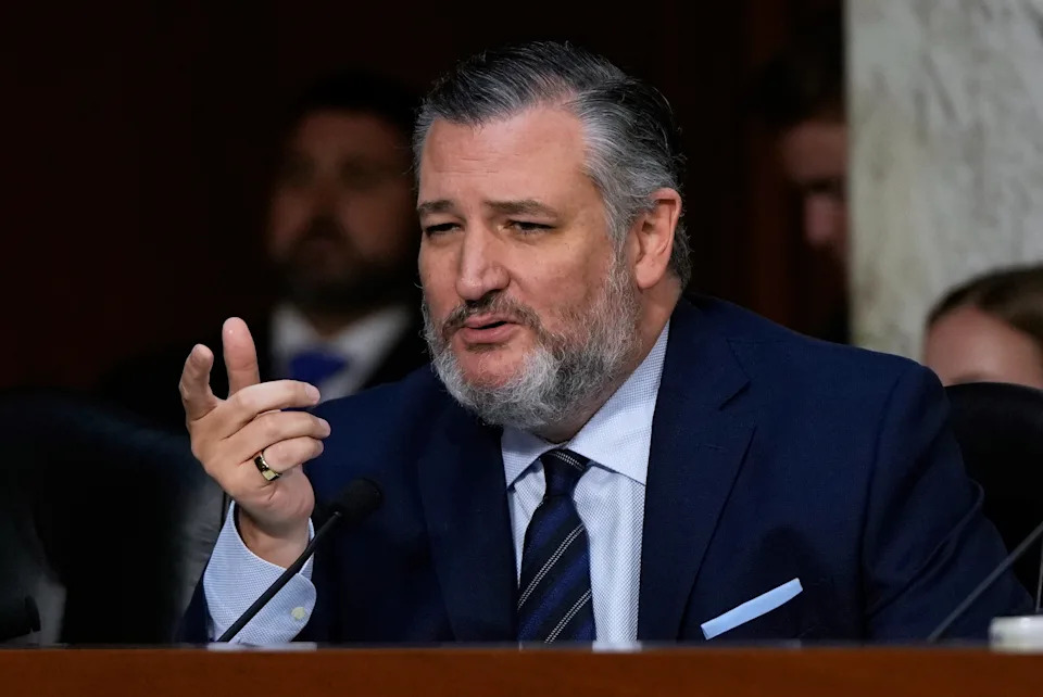 السناتور تيد كروز ، R-Texas ، خلال جلسة استماع في الكابيتول هيل في 16 سبتمبر (جوليا ديماري نيخينسون/AP)