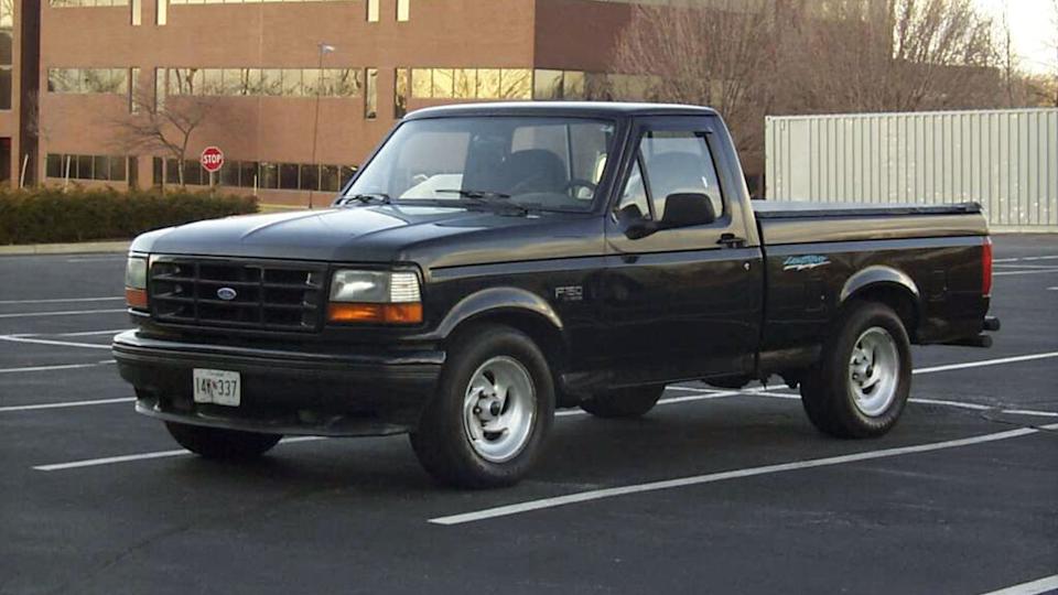 فورد F-150 SVT Lightning الجيل الأول