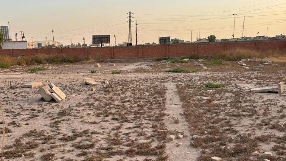 موقع مقبرة حرب مهجورة في العراق