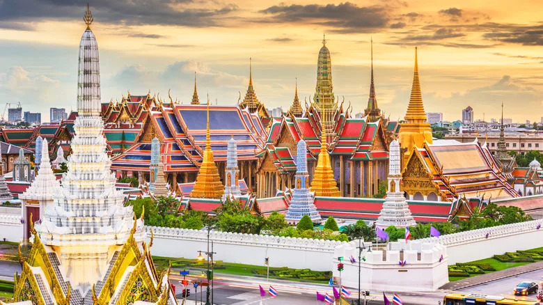 القصر الكبير في بانكوك، حيث يقع متحف المنسوجات