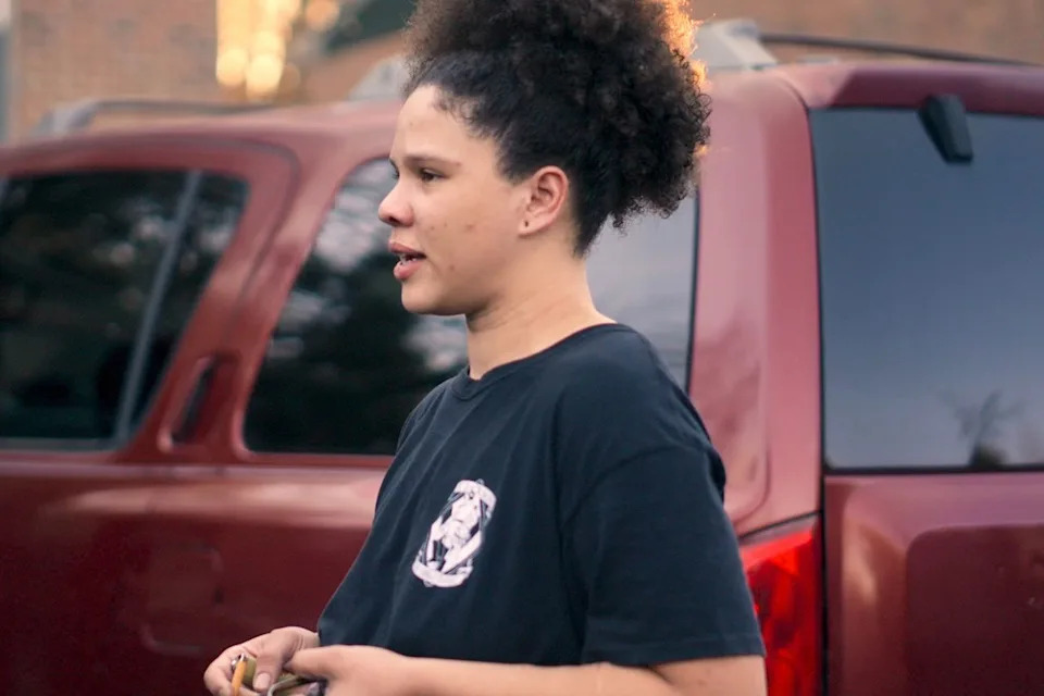 بإذن من Netflix جوليفيا والر في فيلم 