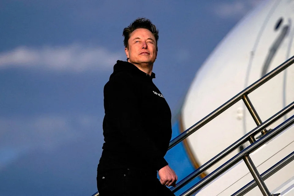 الرئيس التنفيذي لشركة Tesla Elon Musk شوهد في عام 2025.