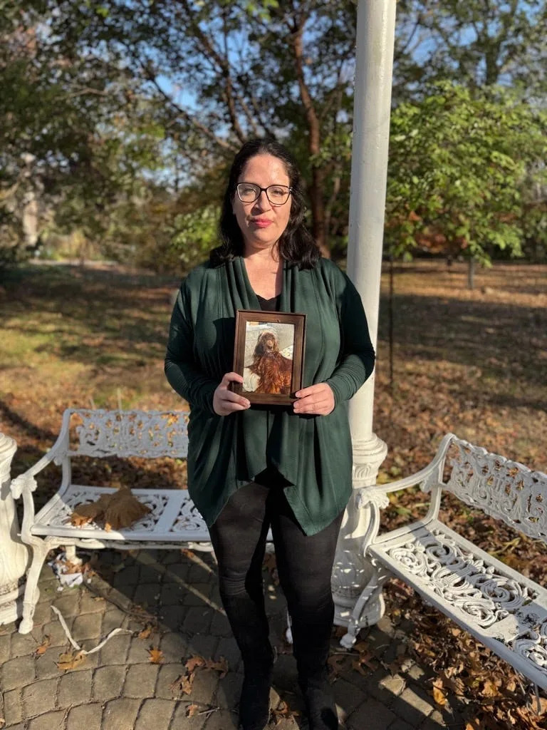 فقدت كيلي ريردون كلبها، بري، وهو مواطن أيرلندي في 29 أكتوبر بعد أن هربت عبر بوابة في Bumble's Backyard واصطدمت بسيارة.