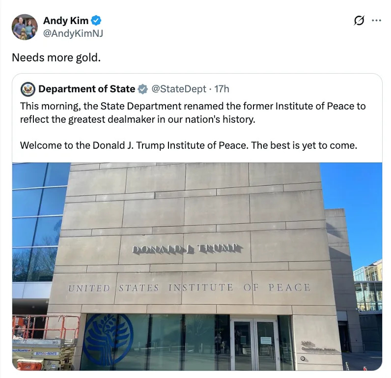 تعلن تغريدة من @StateDept عن إعادة تسمية معهد السلام إلى معهد دونالد جيه ترامب للسلام