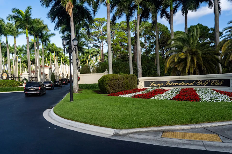 يقعنادي ترامب الدولي للغولف في ويست بالم بيتش.