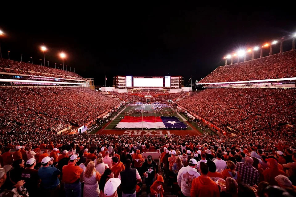 Alex Slitz / Getty Texas A&M vs Texas Longhorns في 28 نوفمبر 2025