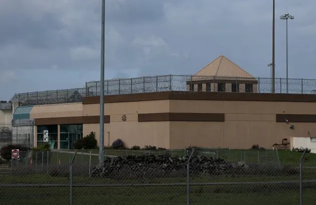 منظر للمؤسسة الإصلاحية الفيدرالية في دبلن في دبلن، كاليفورنيا، في 14 فبراير 2025.