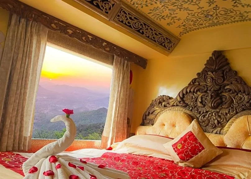 مقصورة في قطار القصر على العجلات