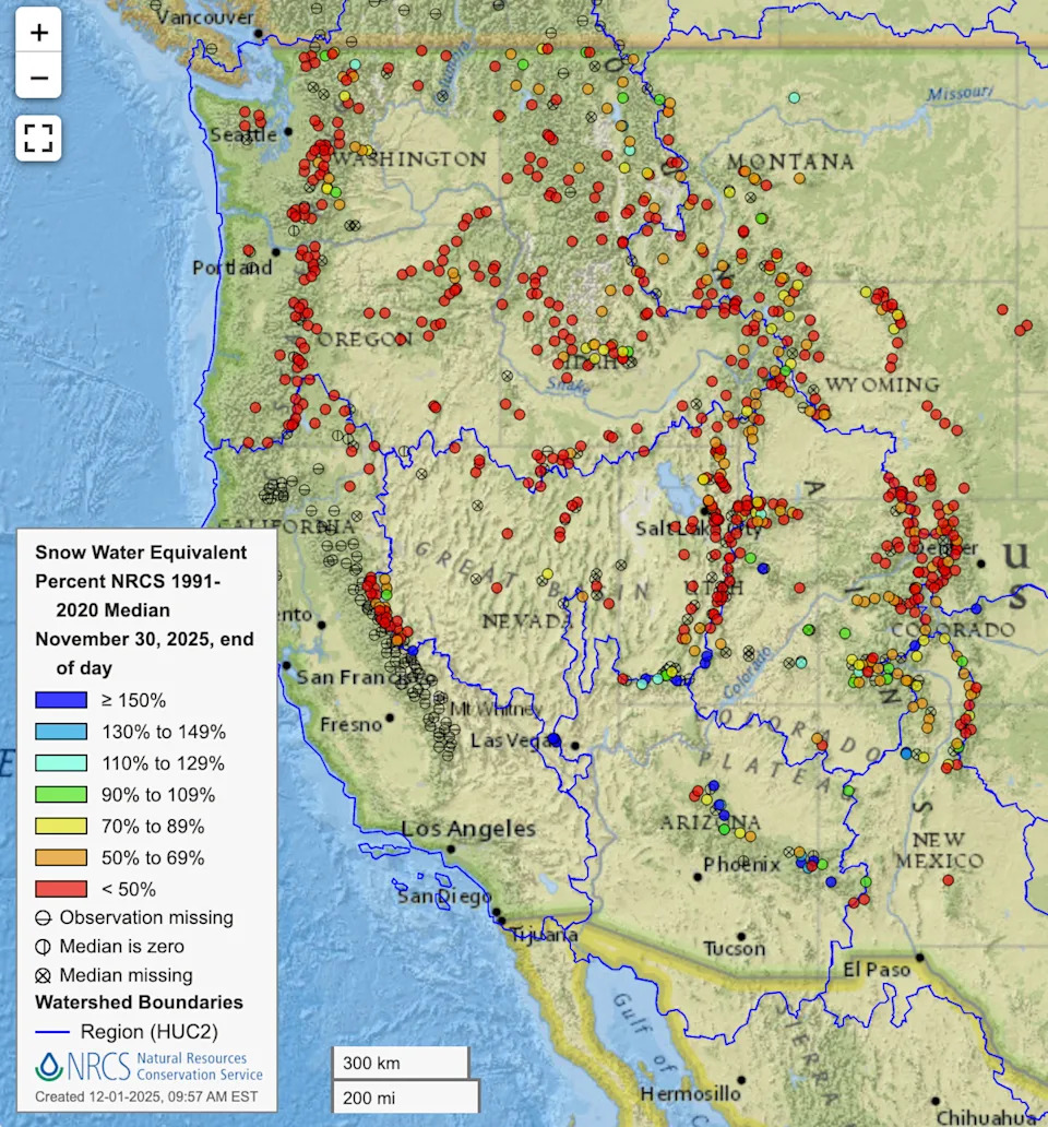 تظهر الخريطة أن كتلة الثلوج في معظم أنحاء الغرب أقل من المعدل الطبيعي بأكثر من 50٪.