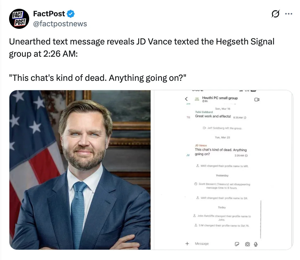 رجل يرتدي بدلة أمام العلم. تعرض الشاشة رسالة نصية: "هذه الدردشة ميتة نوعًا ما. أي شيء يحدث؟" بواسطة جي دي فانس الساعة 2:26 صباحًا