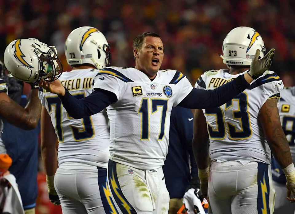 لعب ريفرز 16 موسمًا مع فريق لوس أنجلوس شارجرز قبل موسمه الفردي مع فريق كولتس (غيتي)