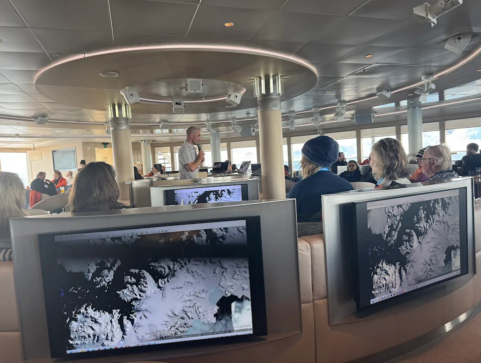 محاضرة علمية