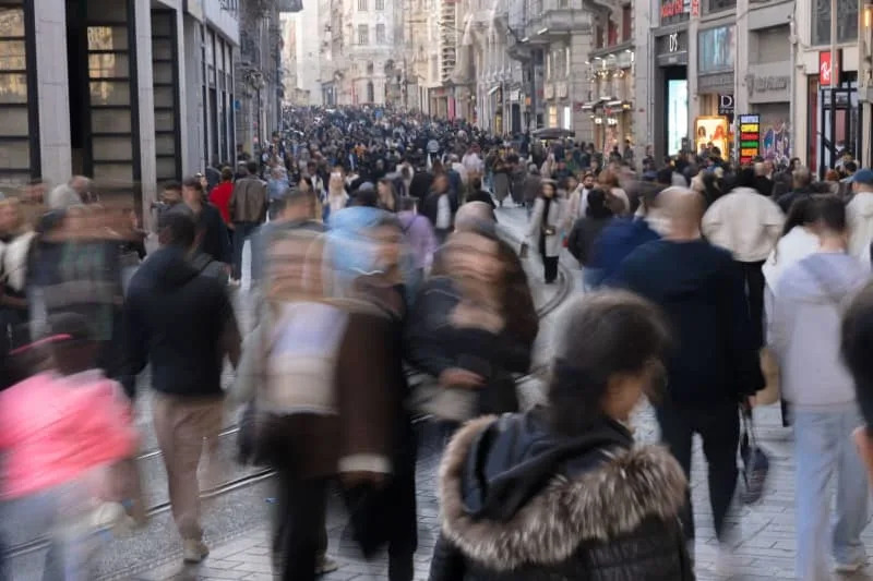 ويخشى الباحثون أن يؤدي النشاط الزلزالي تحت بحر مرمرة في يوم من الأيام إلى آثار مدمرة على منطقة إسطنبول الكبرى التي يمر بها أكثر من 15 مليون ساكن وملايين السياح كل عام. أحمد ديب/ د ب أ