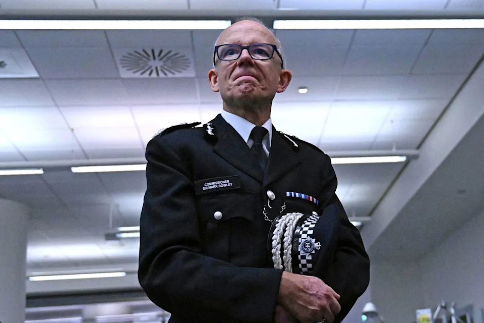 حاول مفوض الأرصاد الجوية مارك رولي تطهير القوة منذ توليه منصبه في سبتمبر 2022 (AP)