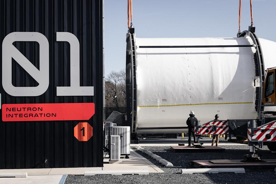 يتم نقل هدية الصاروخ