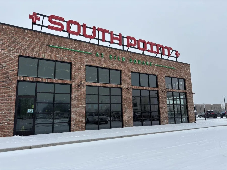 بقالة ساوث بوينت في ميدان سيلو