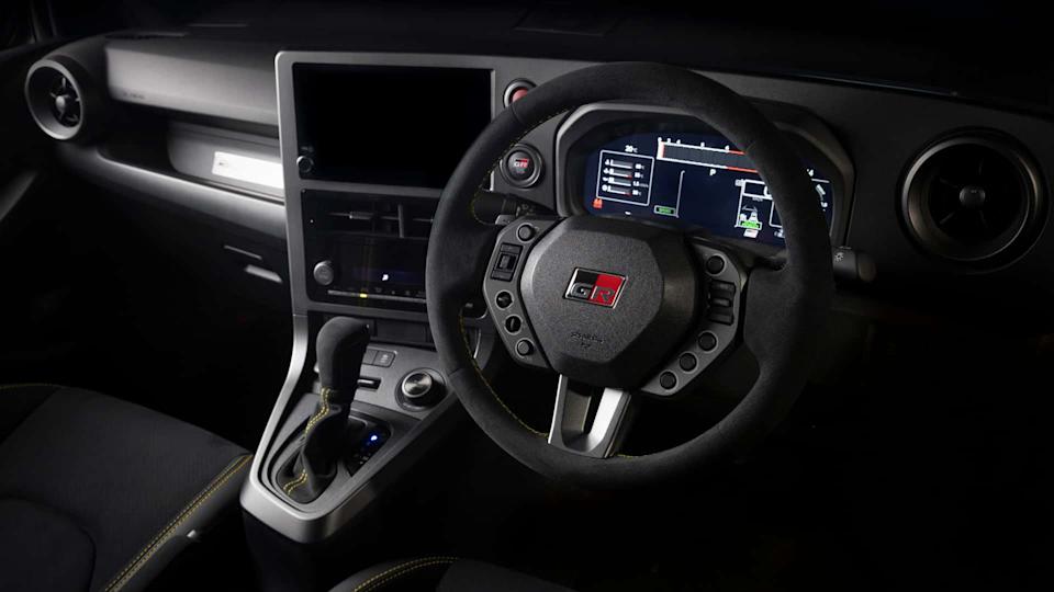 تويوتا جي آر ياريس موريزو RR