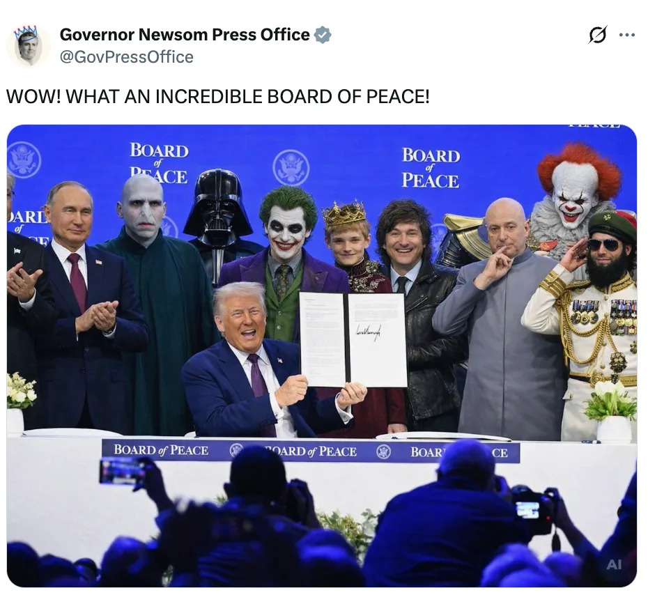 مجموعة من السياسيين والشخصيات الخيالية تقف مع وثيقة تحمل عنوان "مجلس السلام" في صورة ساخرة